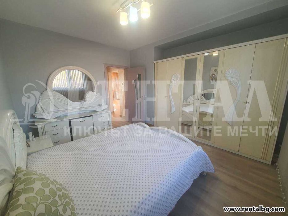 Продава се Тристаен апартамент в Пловдив, Гагарин - 125 кв.м за 1840 €/кв.м - Снимка #17