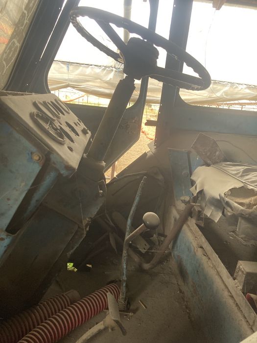 traktor sotiladi