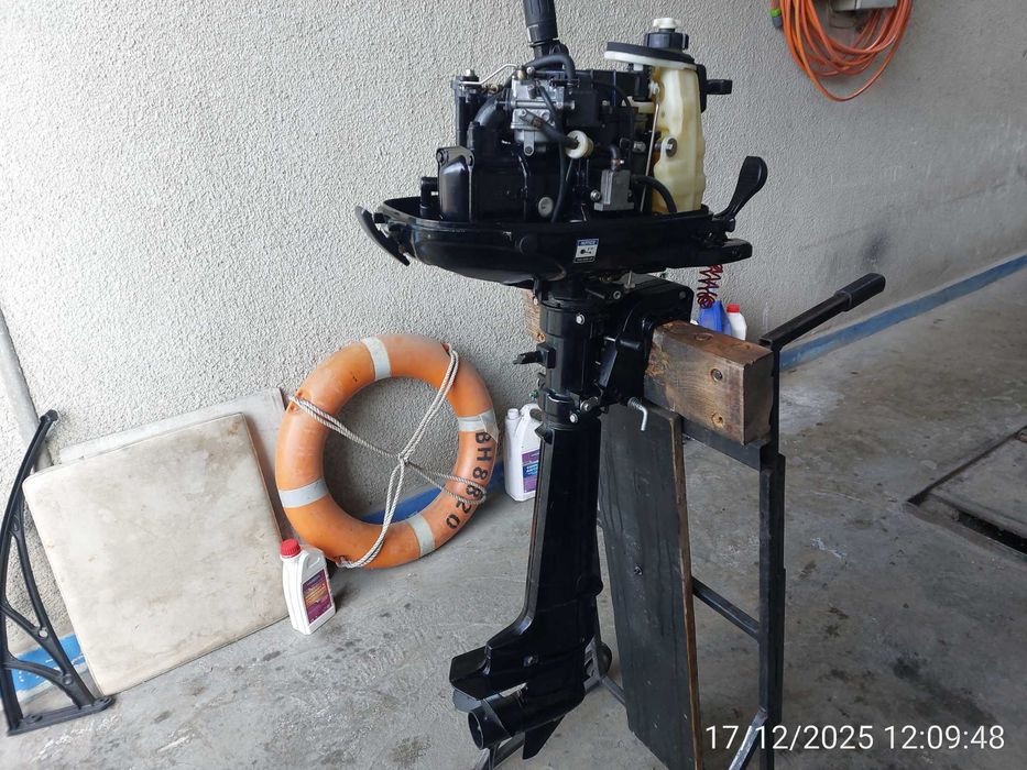 Продавам двигател Mercury 6