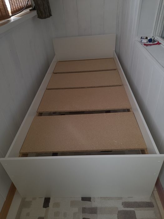 Продам кровать односпальную