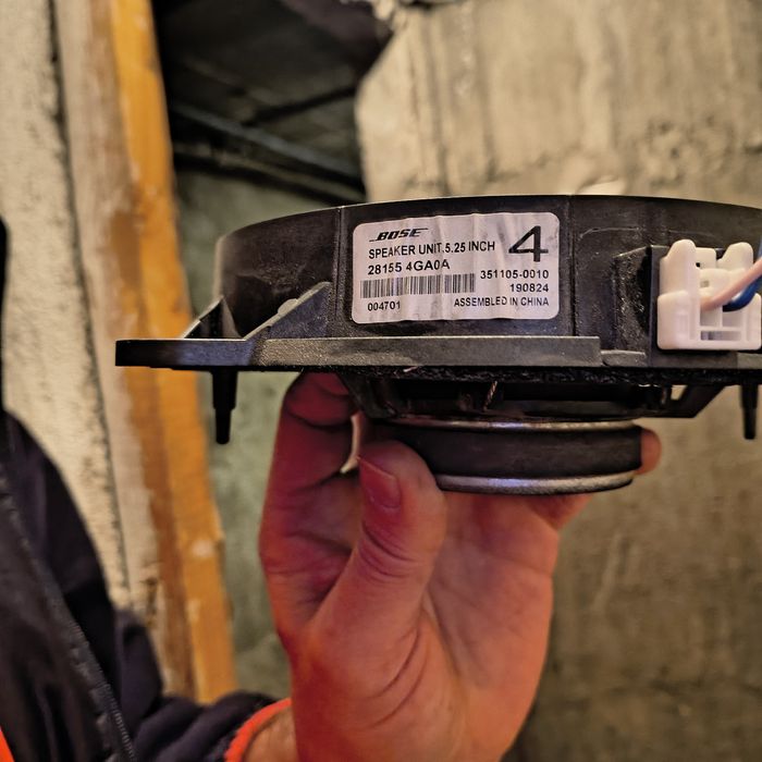 Субуфер и тонколони.Работят перфектно.