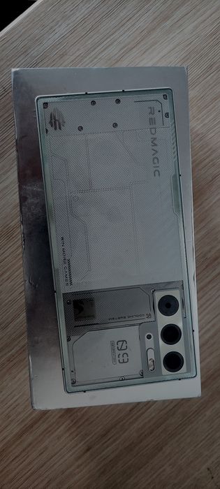 Red magic 9 pro 16/512 обмен есть