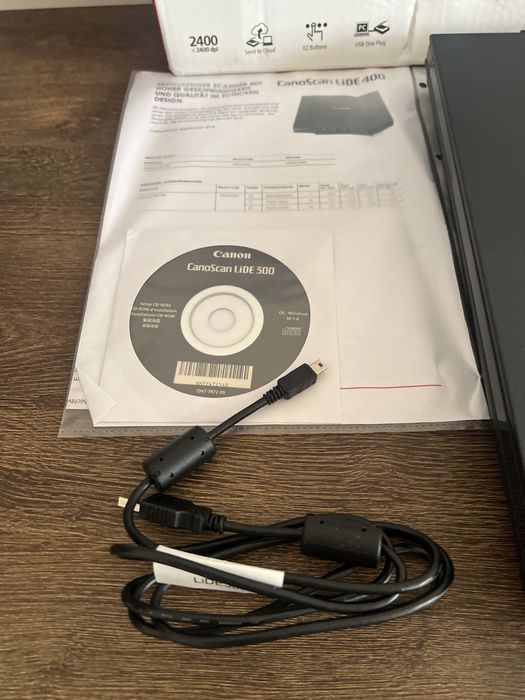 Scaner  a4 Canon compact lide 300