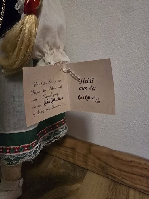 Порцеланова кукла Heidi