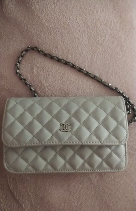 Чанта на Chanel.