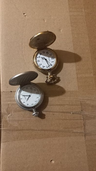 Часовници за 15 евро обща цена