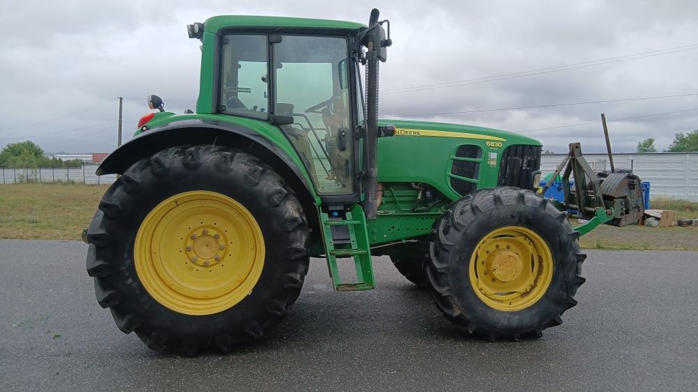 Tractor John  Deer 6830 Premium anul 2010