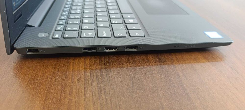 Lenovo V130-15ikb 15.6 in Laptop i5-7200U 2.5 GHz 8GB 256GB NVME SSD Win 11 Home 96.73% батерия и оригинално зарядно
