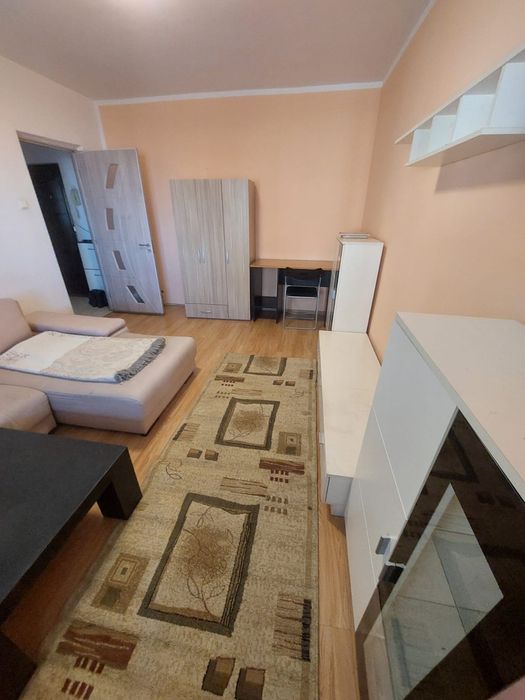 Închiriez apartament 2 camere decomandat Hala Centrală