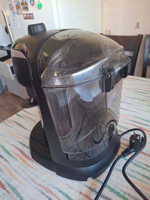 Еспресо кафемашина Delonghi