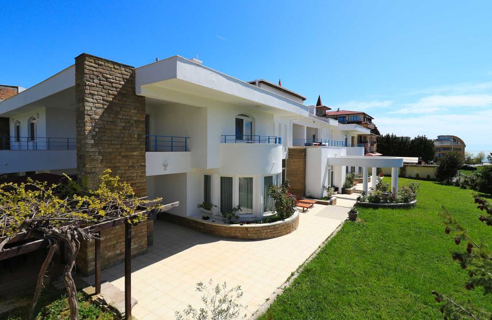 Дава се под наем Къща в Варна, м-т Св. Никола - 500 кв.м за 2992.17 € - Снимка #2