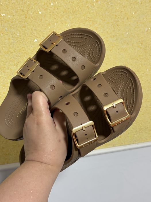 Продам Crocs оригинальные