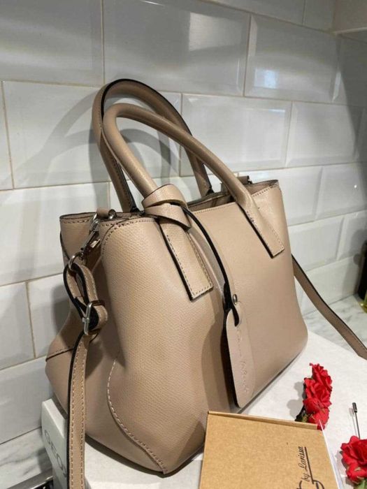 Бежова Класическa Чантa DONNA ITALIANA