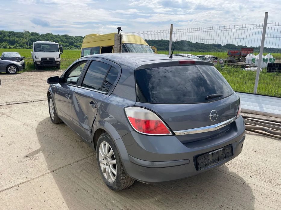 Dezmembrari Opel Astra H 1.7 CDTi