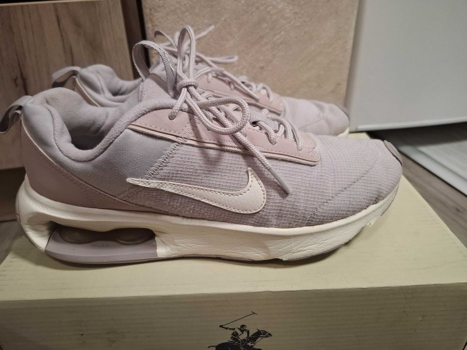 Дамски маратонки Nike Air 38,5