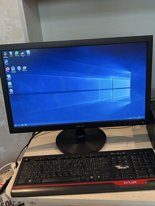 Kompyuter Asus va boshqa qo’shimcha buyumlari bilan