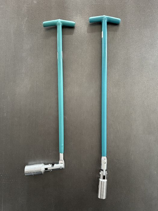 Ключ автомобилни свещи 16,21х250mm