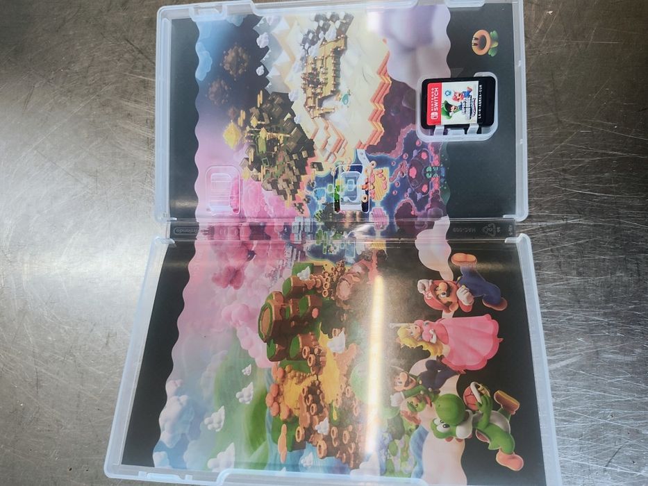 Продавам Super Mario  Wonder. Nintendo Switch.