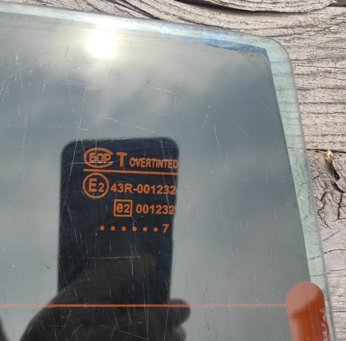 Заднее стекло ВАЗ 2114.