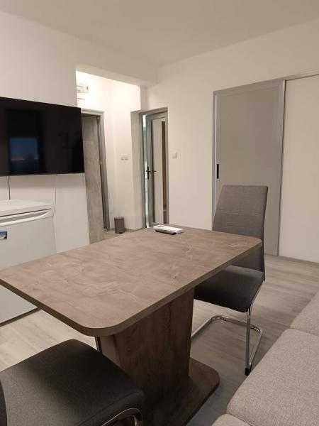 Дава се под наем Двустаен апартамент в Бургас, Център - 50 кв.м за 510 € - Снимка #1