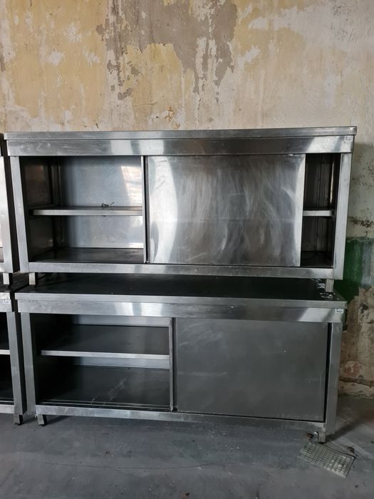 Неутрално кухненско оборудване маси, мивки, шкафове от инокс