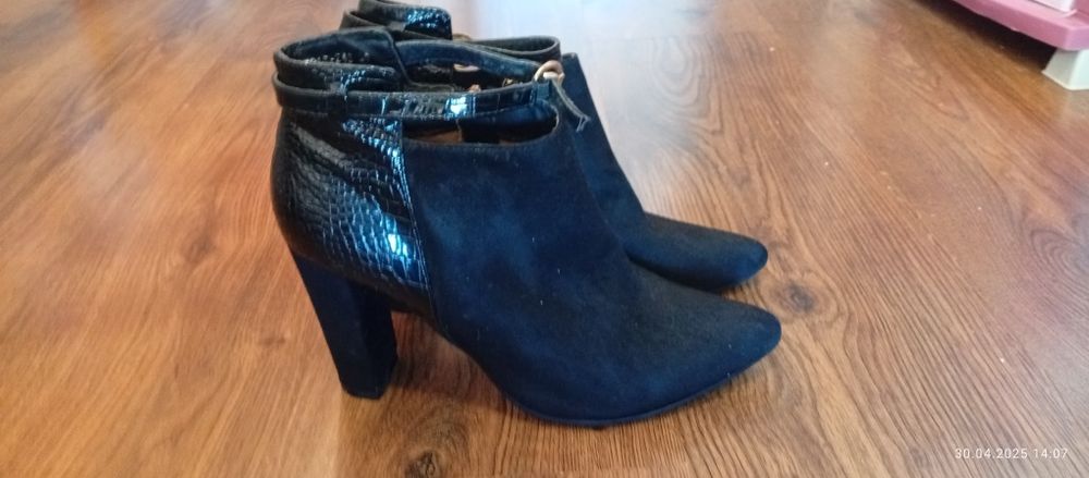 Дамски къси боти