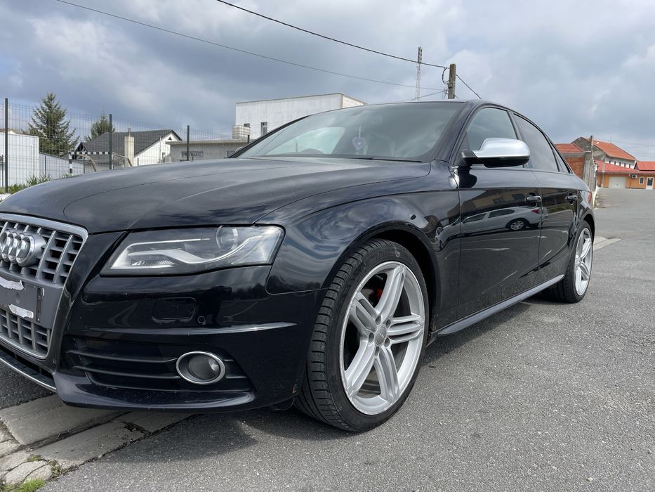 Dezmembrez Audi A4 B8 2.0 CAGA