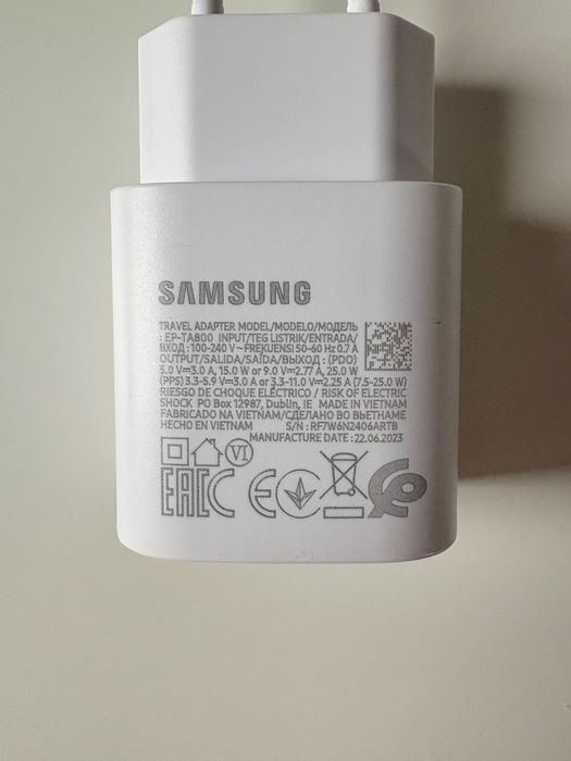 Samsung Tab S8 11" (+адаптер и калъф)