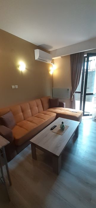 Дава се под наем Двустаен апартамент в Банско - 70 кв.м за 60000 € - Снимка #1