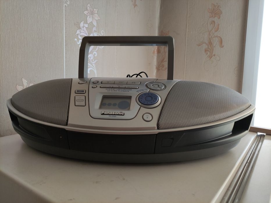 Продам стерео магнитолу