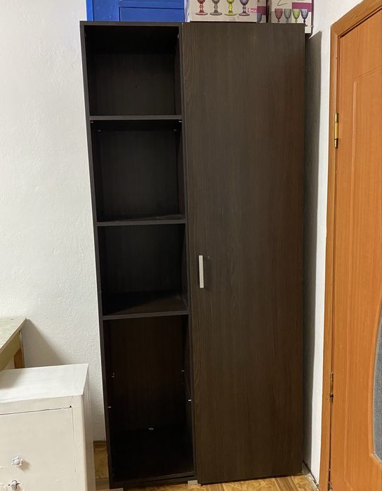 Продам    буу    шифоньер   в    хорошем     состоянии.