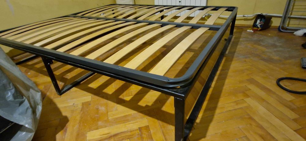 Метална спалня с подматрачна рамка 180/200