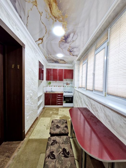 3 комнатная квартира на 3 этаже + 6м внранда 77 серия Фрунзе