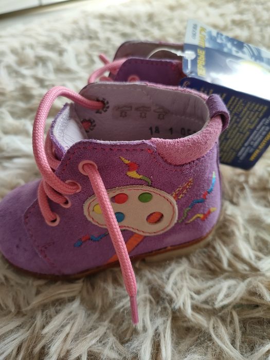 Продаю детскую обувь