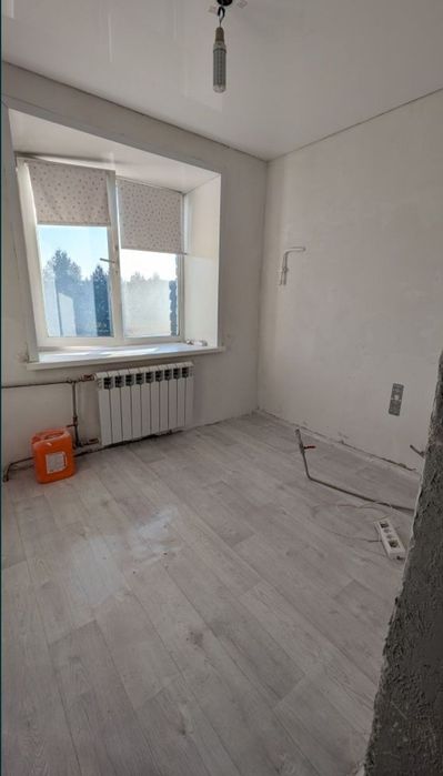 Продам на 7 районе полуторку