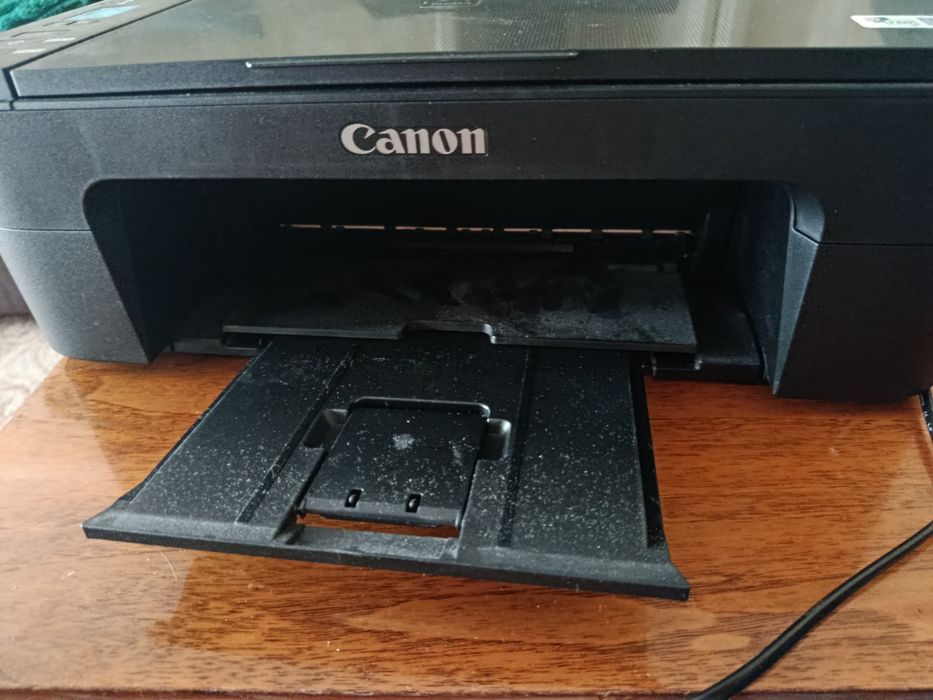 Срочно продам принтер Canon (БЕЗ КАРТРИДЖЕЙ)
