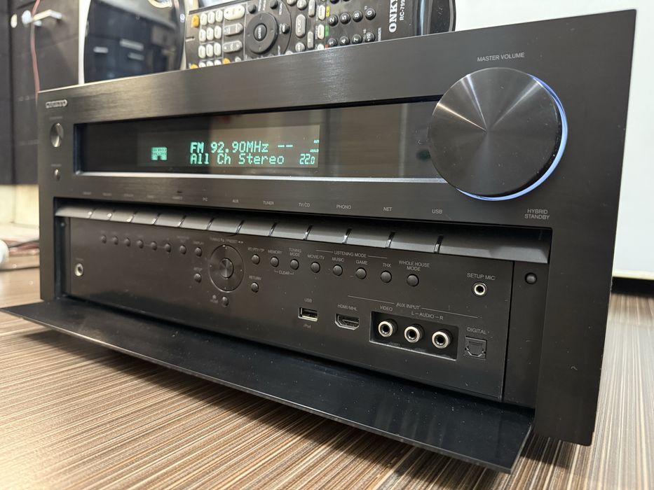 Onkyo TX-NR818 resiver