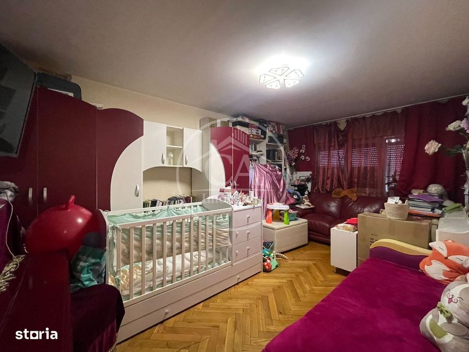 Apartament cu 3 camere de vânzare în zona Rogerius, Oradea