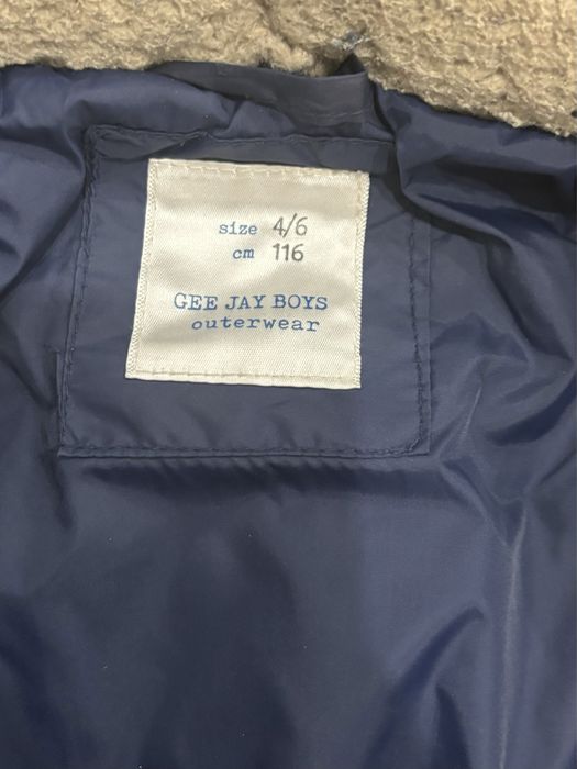 Продам куртки для мальчика