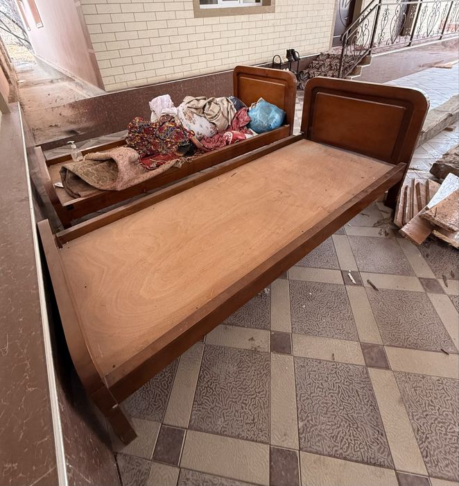 Деревяные кровати