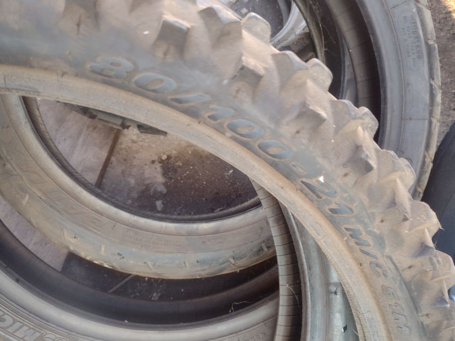 Гуми за мотори различни размери