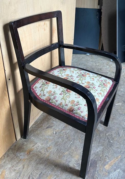 Jilt Vintage din Lemn Masiv; Scaun cu brate din lemn; Scaun Solid