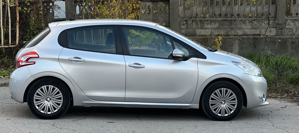 Peugeot.  208   HDI