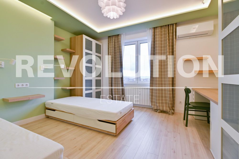 Дава се под наем Тристаен апартамент в София, Център - 90 кв.м за 1300 € - Снимка #8