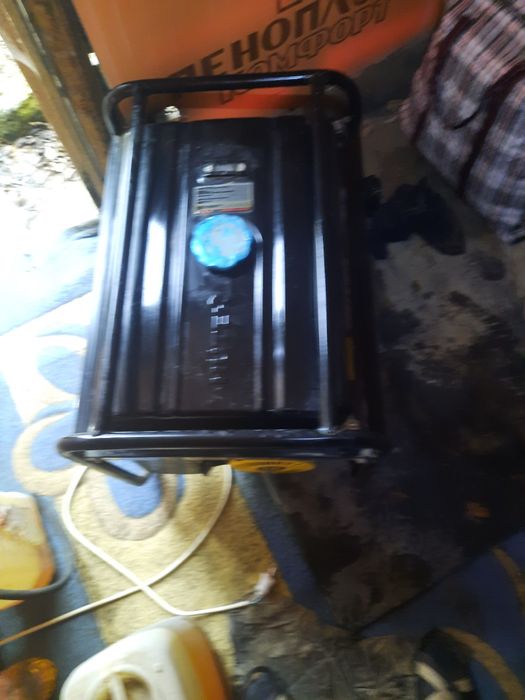 Продам бензогенратор 8000ват
