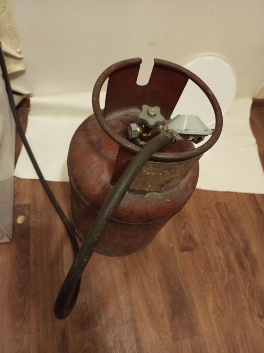 Продам газовые баллоны 27литров