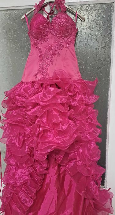 Rochie eveniment, model deosebit