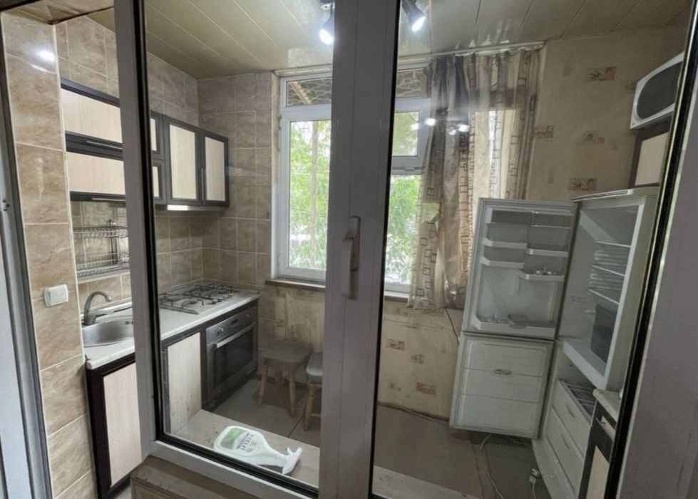 Сотилади Чилонзор 20 квартал 2 хонали