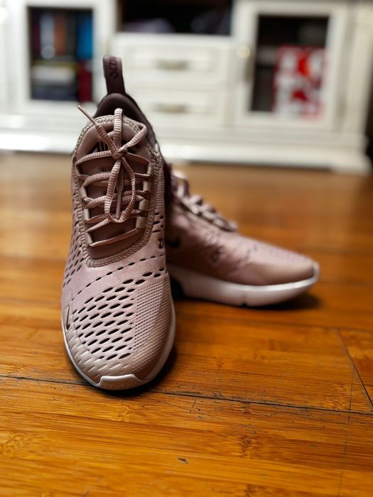 Кроссовки Nike Air max  270