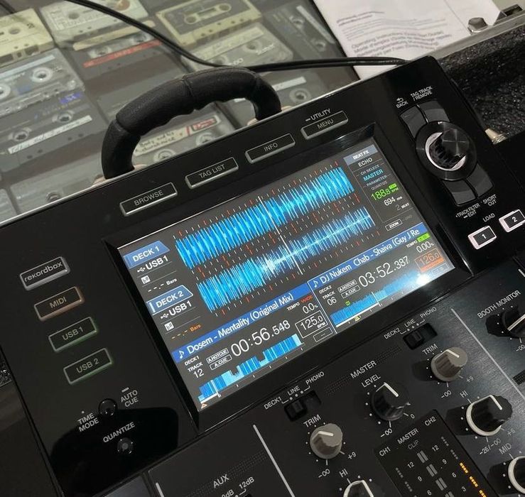 Pioneer XDJ RX2 DJ set